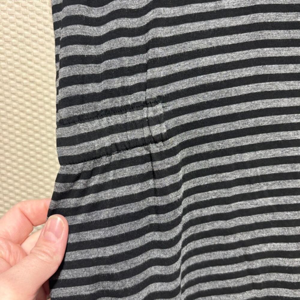 41 Hawthorn Dress M Black Gray Stripe Sleeveless Keyhole Back Stitch Fix - Picture 2 of 7